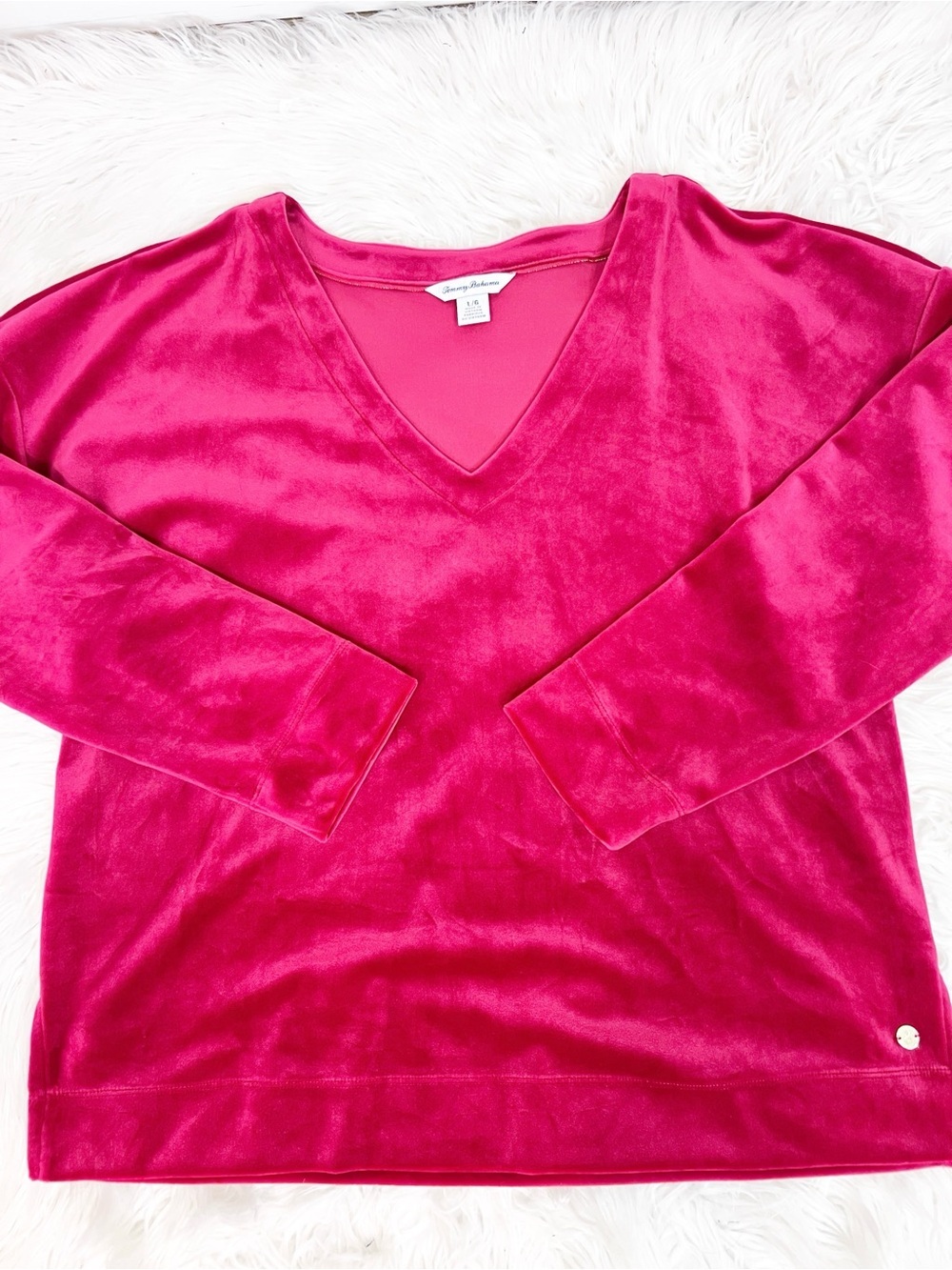 TOMMY BAHAMA RED VELOUR V-NECK LONG SLEEVE SHIRT WOMENS SZ LARGE